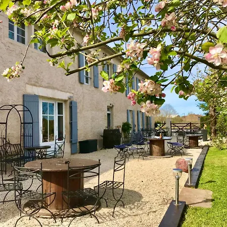 Le Relais D'aulnay Bed & Breakfast