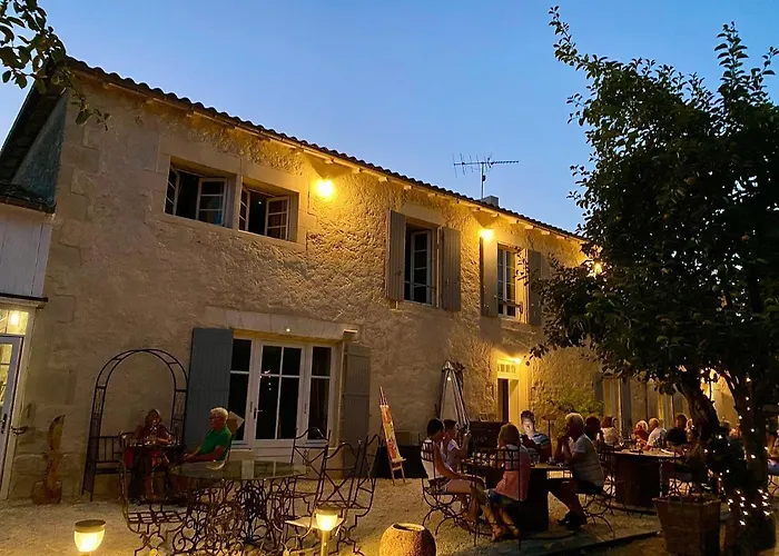 Le Relais D'aulnay Bed & Breakfast *